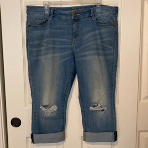 Arizona Jeans Cropped Capris. Size 15 Junior